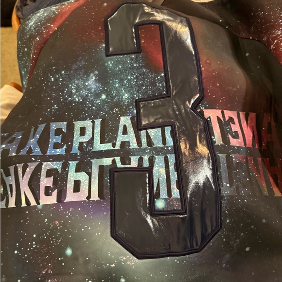 Junn.J x Ssense Cosmic Cat Limited Edition Sweatshirt - Picture 2 of 2